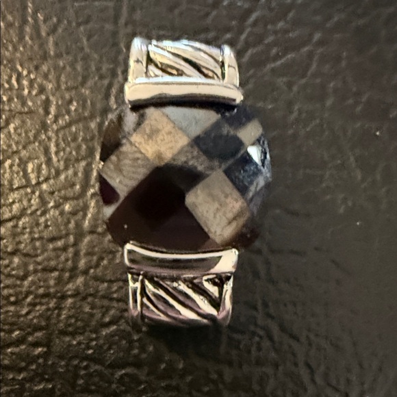 None Jewelry - Silver and Black / Red Faceted Stone necklac elegant